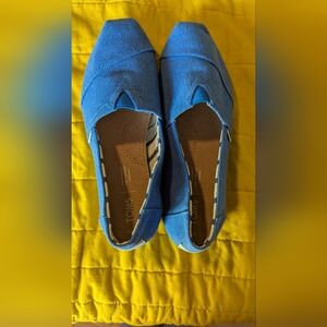 TOMS Women's Vibrant Blue Canvas Loafers Size 8 New Without Tags